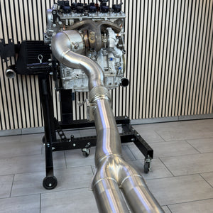 HPerformance EG/ECE Downpipe am 2.5 TFSI DAZA Motor montiert